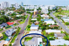 Walk to Beach, Swim in Pool Self Contained Home sleeping 7